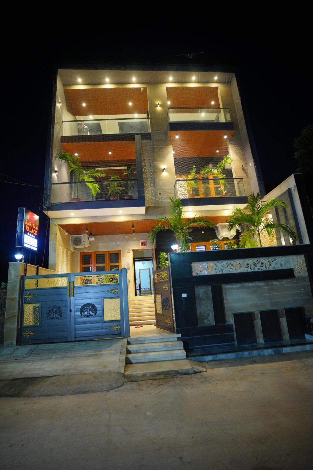 Amritam Palace A Luxury Ac Home Stay Ringas Kültér fotó