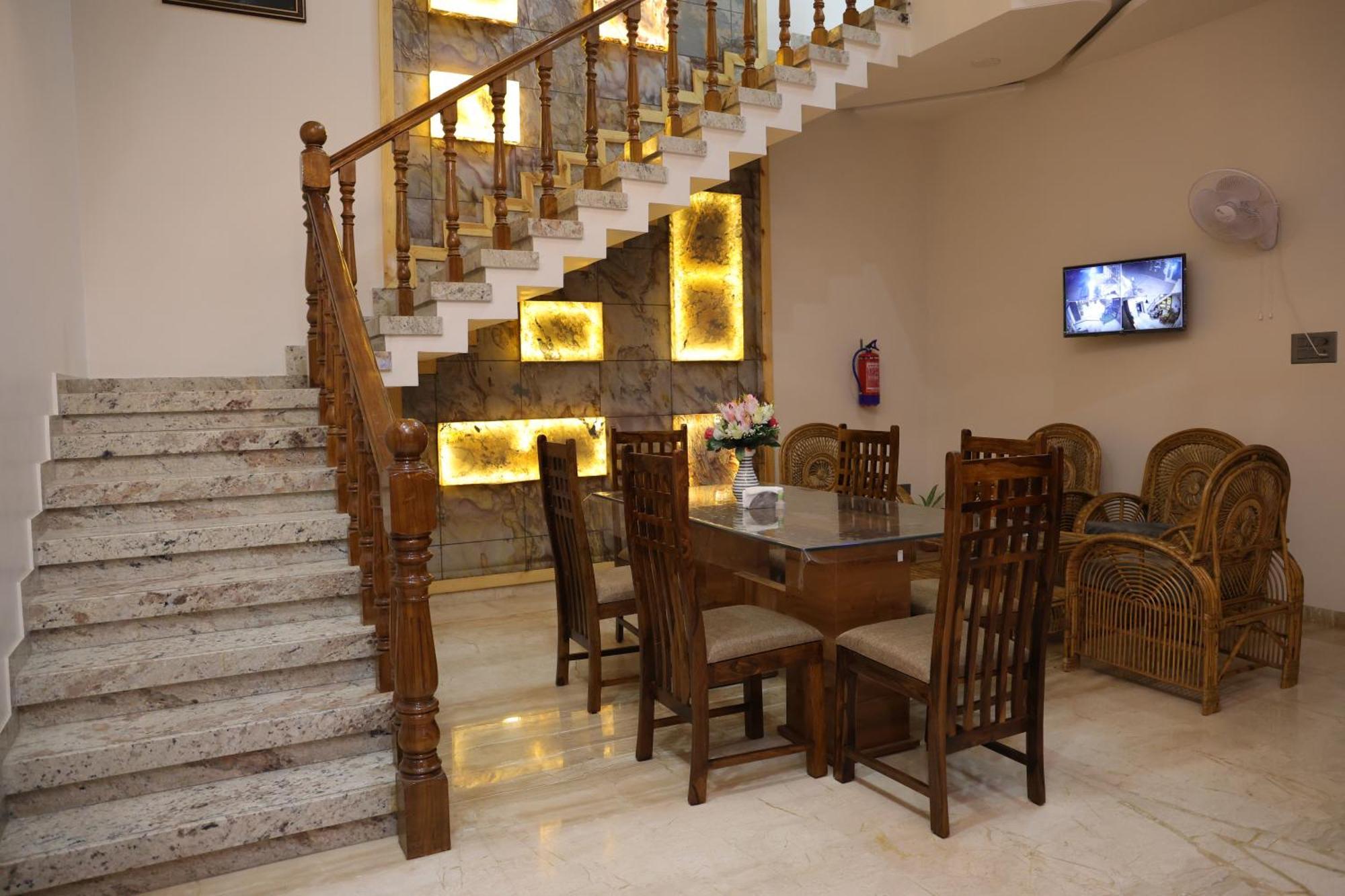 Amritam Palace A Luxury Ac Home Stay Ringas Kültér fotó