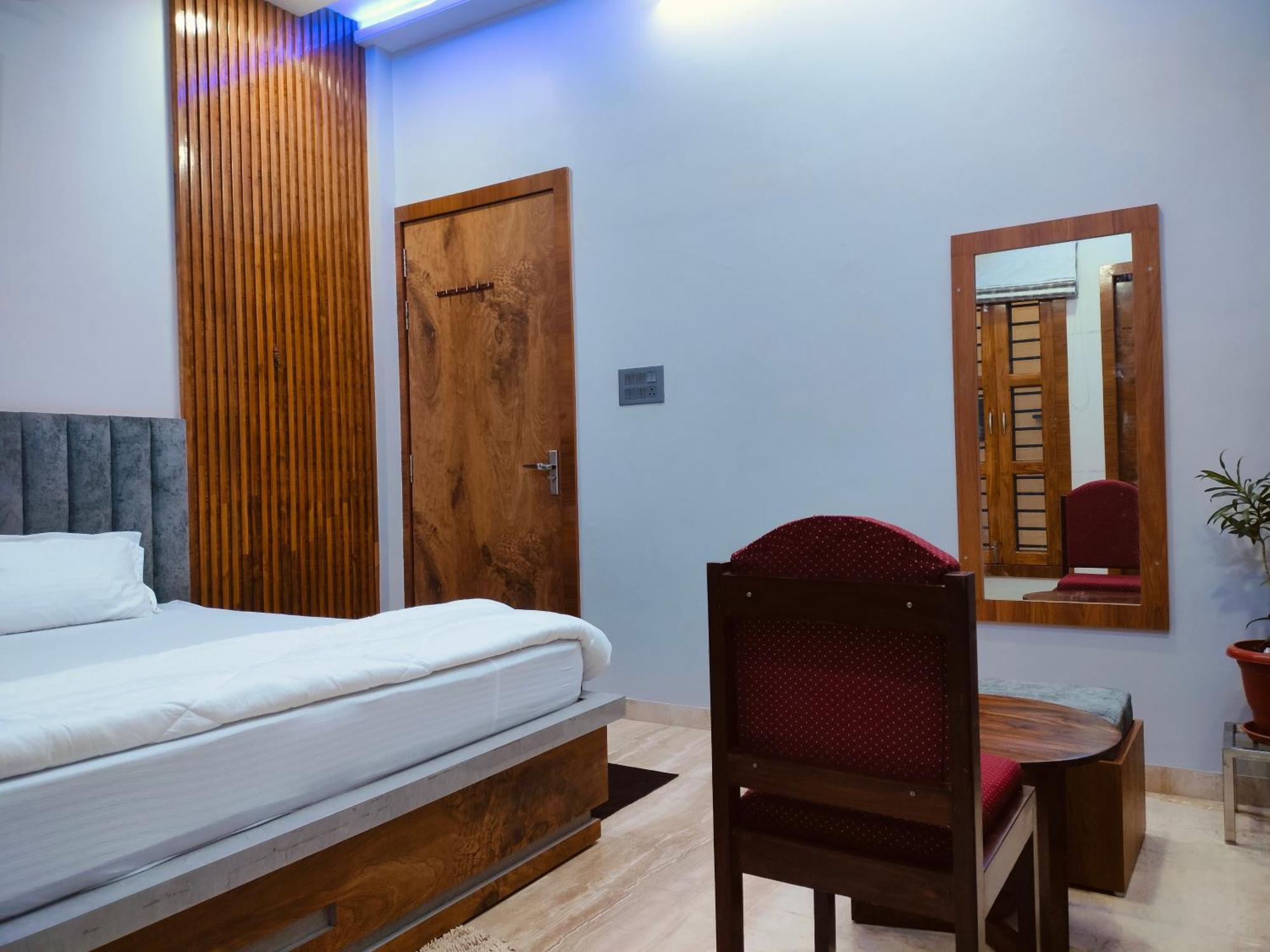 Amritam Palace A Luxury Ac Home Stay Ringas Kültér fotó